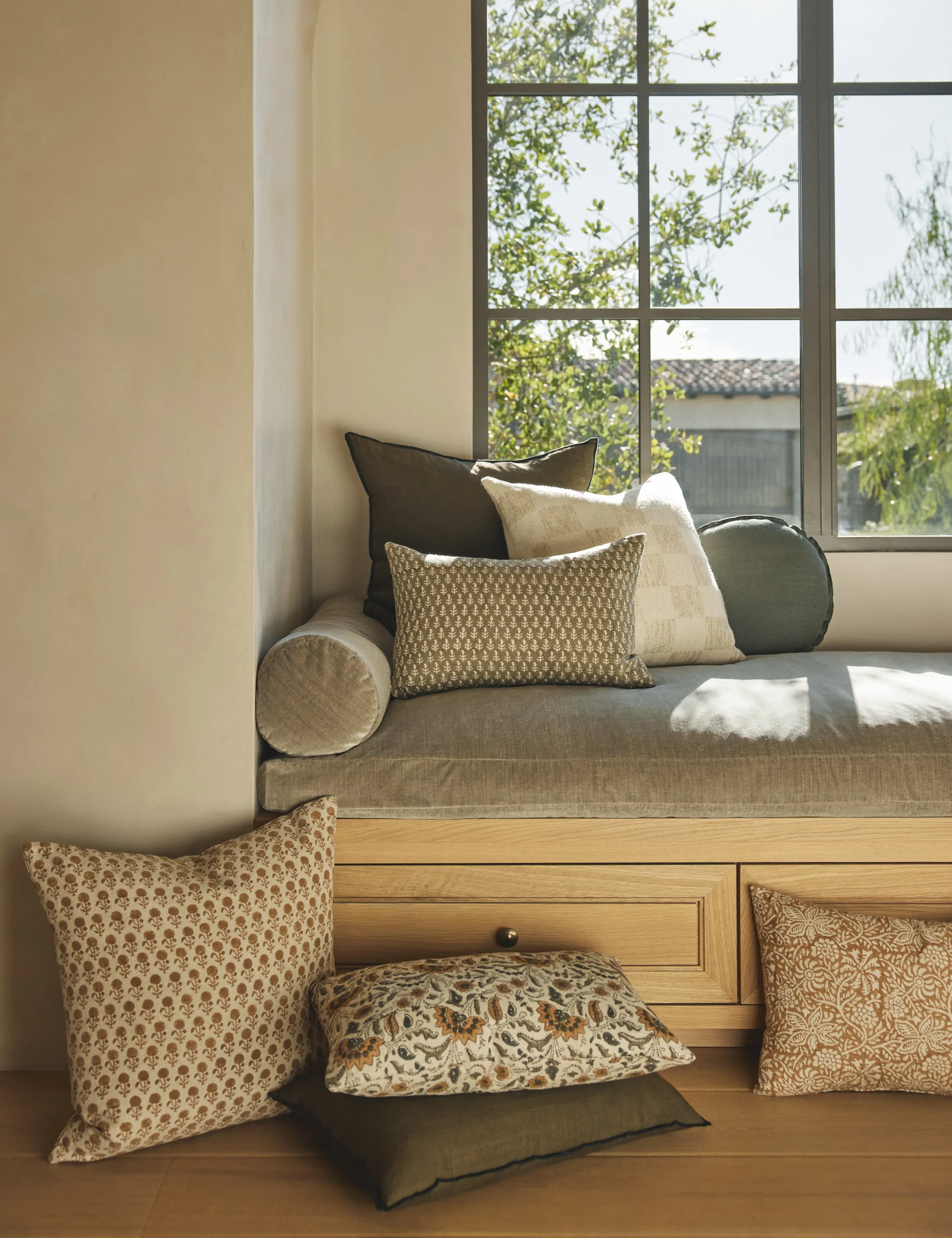 Agnes Linen Pillow