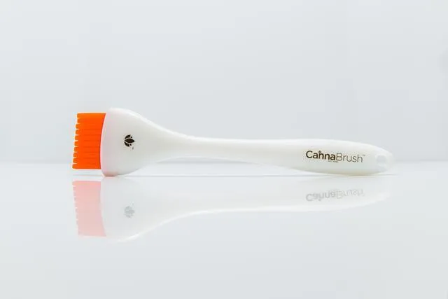 CannaBrush - Trimming Brush