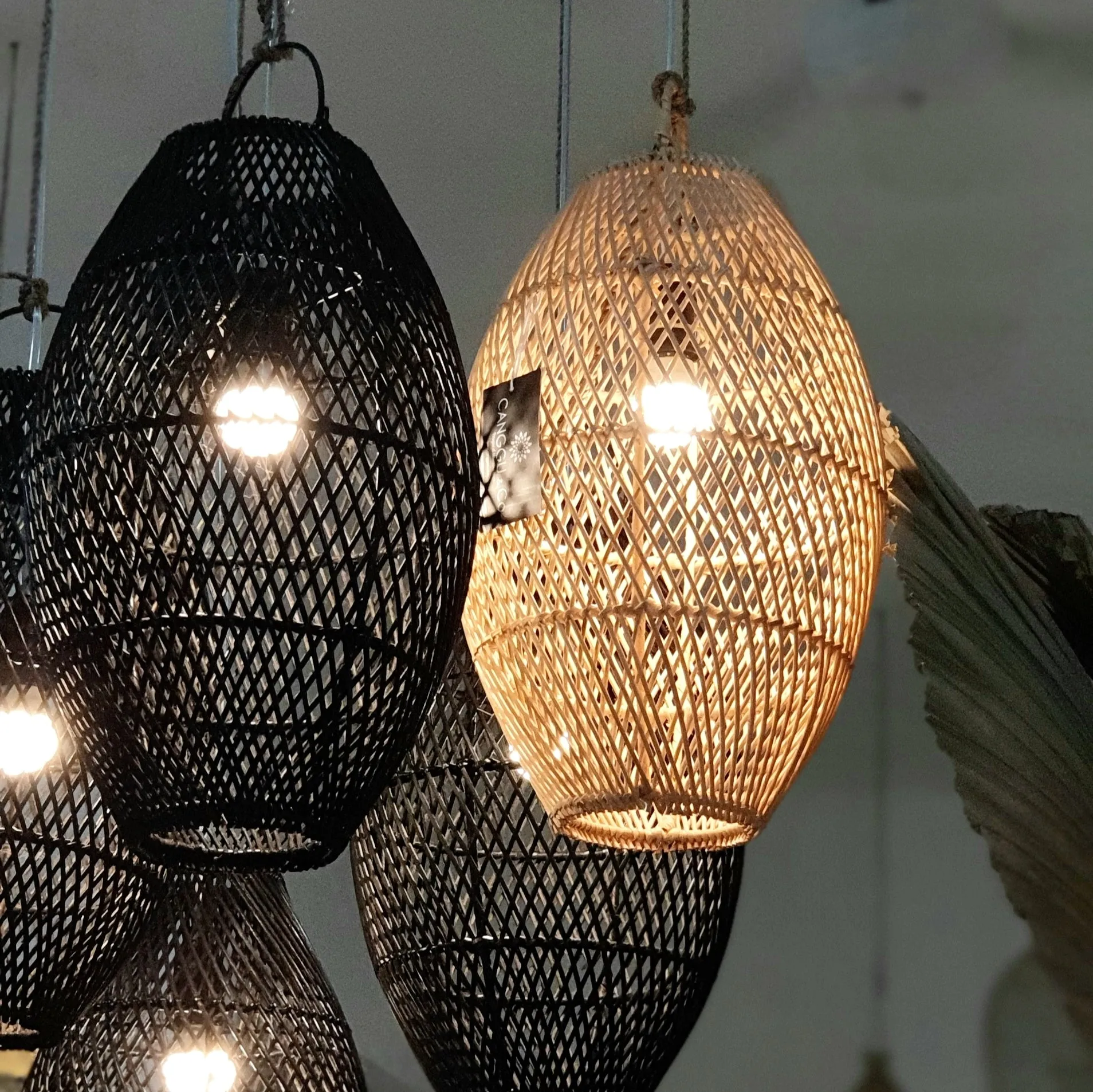 Minimalist Rattan Lamp1 (W)