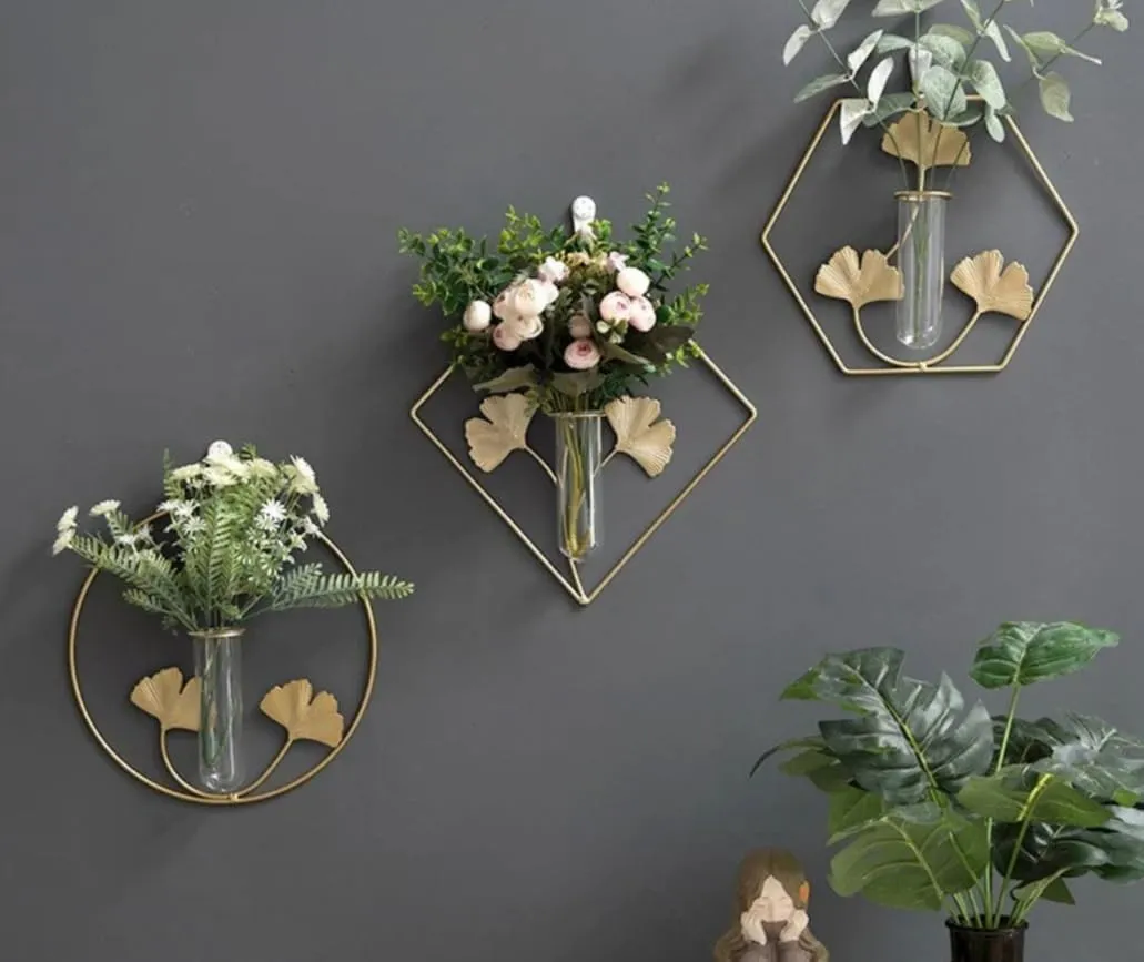 Next In Crafts Gold Wall Vase Hanging Geometric Metal Vase Hydroponic Planter Wall Mounted Glass Tube Bud Vase Decorative for Centerpieces Wedding Decoration Set of 3