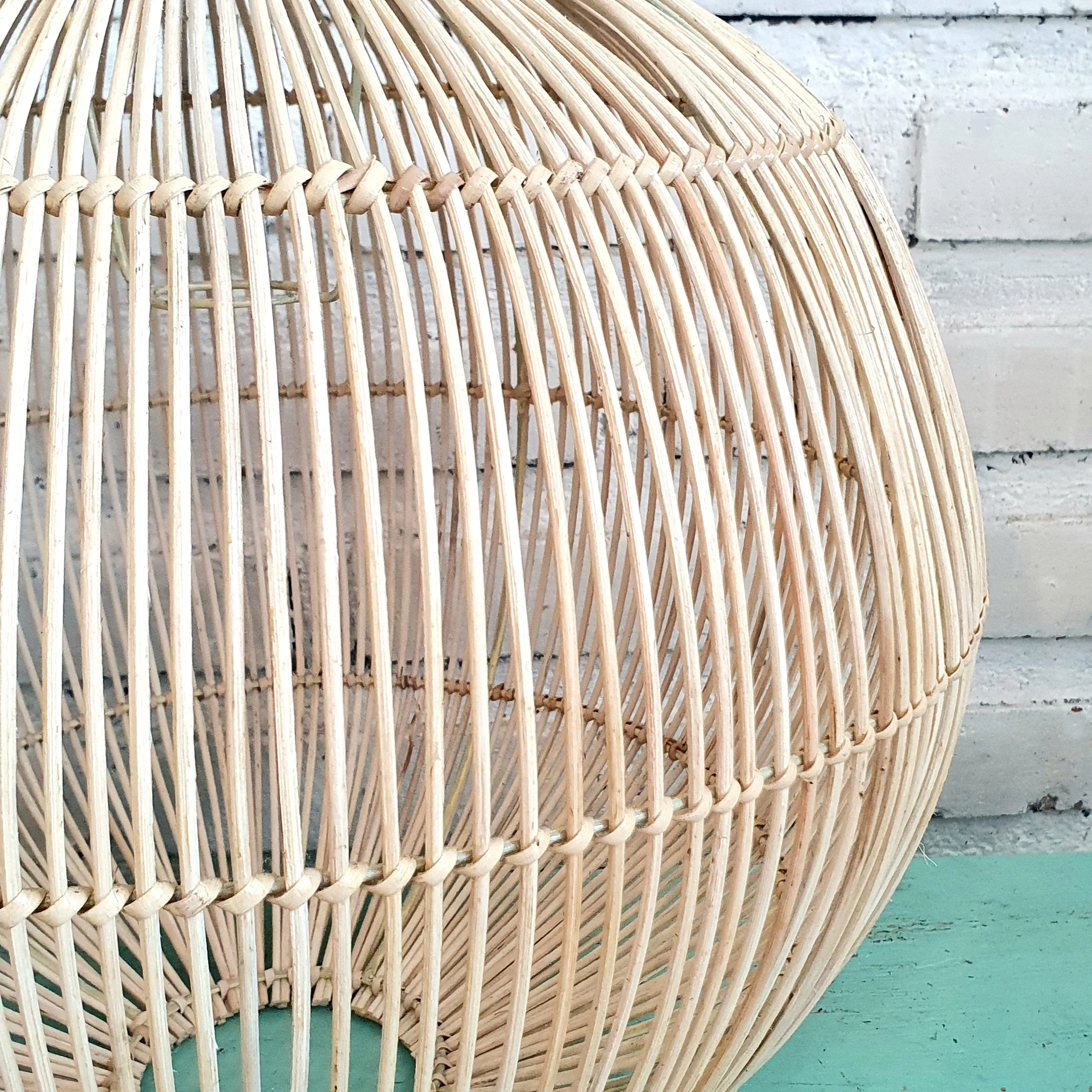 Round Rattan Lamp (W)